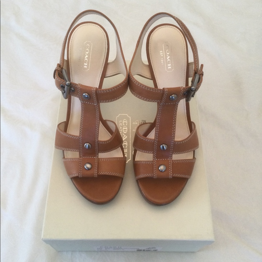 EUC Coach Ginger whiskey leather sandal. Size 9.